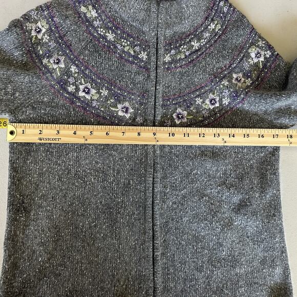 Dressbarn‎ Grey Embroidered Silk Angora Blend Full Zip Sweater Jacket Size Small - Picture 6 of 7